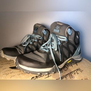 Merrell Waterproof Hiking Boots | Siren 3 | Vibram | like new